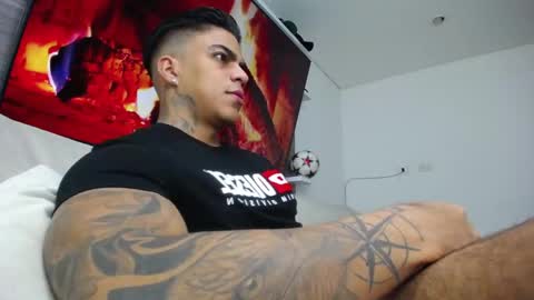 Snapshot of stefan_macallan chatting on 10-31-25, 04:57 Macallan online show from 10-31-25, 04:57