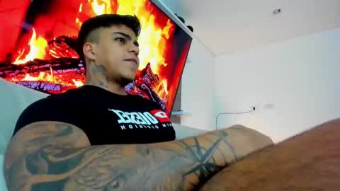 Snapshot of stefan_macallan chatting on 11-29-25, 01:30 Macallan online show from 11-29-25, 01:30