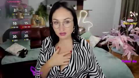 StefanaWinter online show from 10-21-25, 04:57