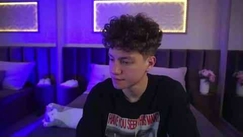 Esrefan online show from 04-29-26, 07:42