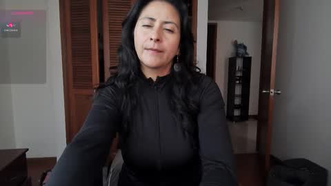 Stafania 3 online show from 11-26-25, 02:51