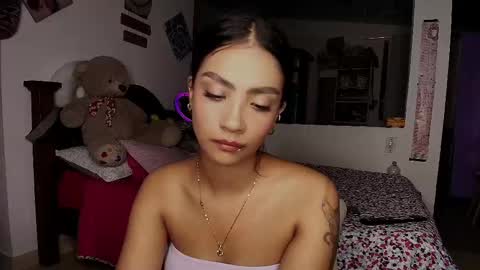 Im MiaIts my first day here  online show from 09-19-25, 01:18