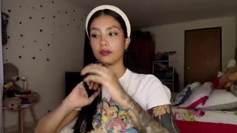 Im MiaIts my first day here  online show from 02-11-26, 08:14