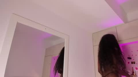 stefannyevans_ online show from 11-20-25, 01:00