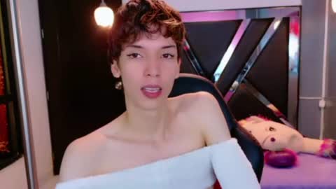 stefany piink online show from 06-10-26, 12:15