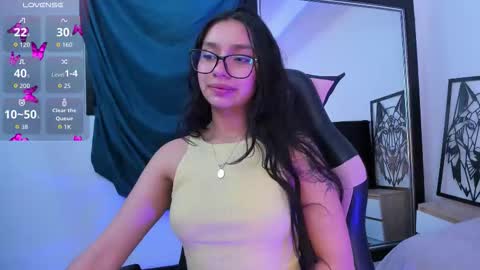 Snapshot of stefanygp chatting on 11-18-25, 11:25 Stefanny lopez online show from 11-18-25, 11:25