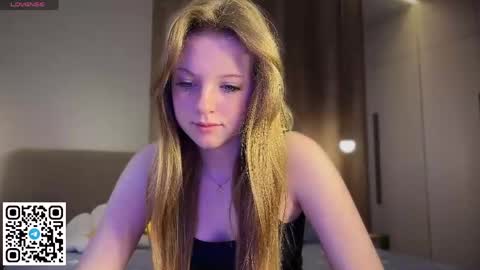 STEFI  Streams every day from 10 PM GTM1  online show from 06-08-26, 12:03