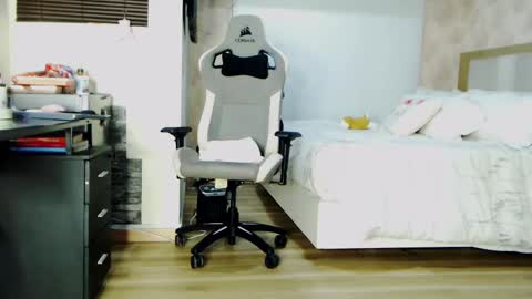 Zuly online show from 03-12-25, 03:46