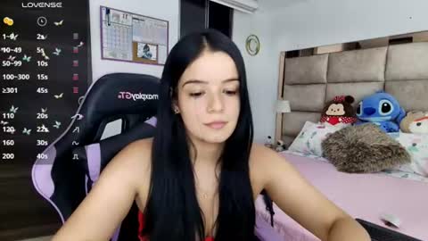 Snapshot of stefy810675 chatting on 06-18-26, 11:53 Stefany online show from 06-18-26, 11:53
