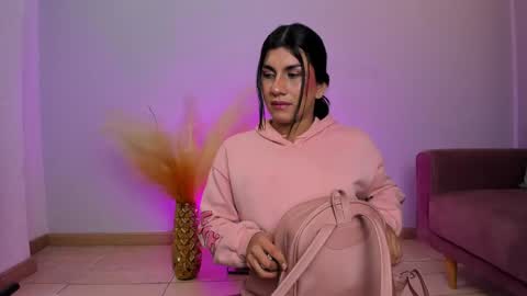 Stefany Bratz online show from 04-21-26, 11:49