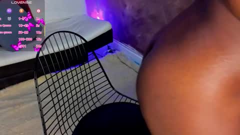 stella online show from 11-30-25, 01:37