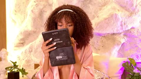 Snapshot of stellaciel_ chatting on 02-12-26, 11:00 S T E L L A online show from 02-12-26, 11:00