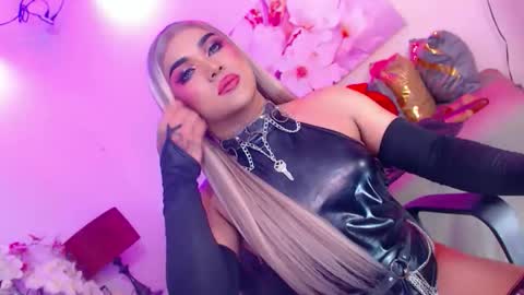 CALL ME STELLA online show from 04-25-26, 01:41