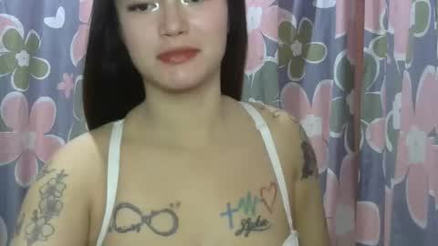 Snapshot of stellapearlx chatting on 12-17-25, 01:11 Stellapearlx online show from 12-17-25, 01:11