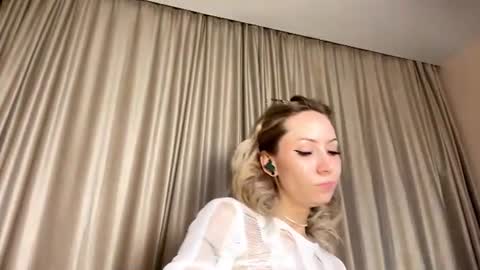 Alexia online show from 06-25-26, 04:12