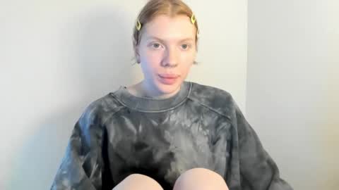 Snapshot of stellaswen chatting on 11-11-25, 09:53 S T E L L A online show from 11-11-25, 09:53