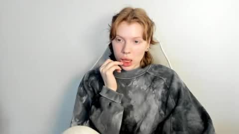 Snapshot of stellaswen chatting on 03-10-26, 08:41 S T E L L A online show from 03-10-26, 08:41