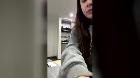 Emma online show from 12-21-25, 04:41