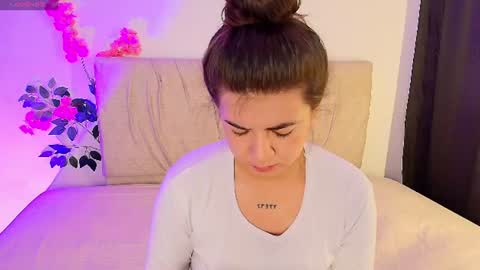 Emma online show from 06-14-26, 01:58