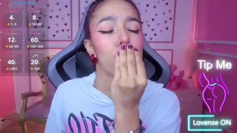 Stephania online show from 12-17-25, 12:00