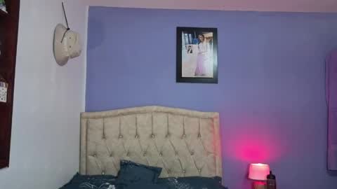 Stephania online show from 04-08-26, 04:18