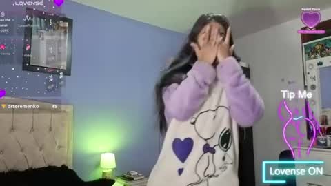 Stephania online show from 06-13-26, 12:36
