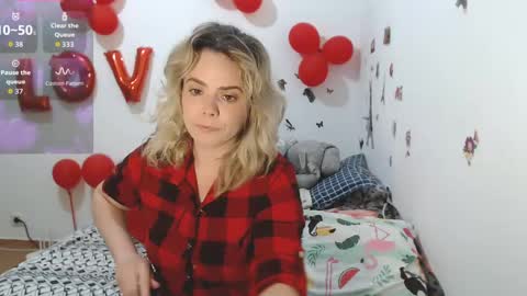 Stephanie   online show from 05-19-26, 08:53