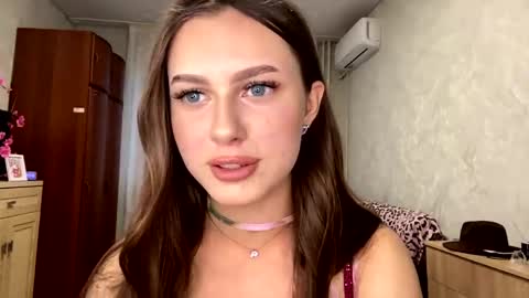 Stephani online show from 06-08-26, 03:45