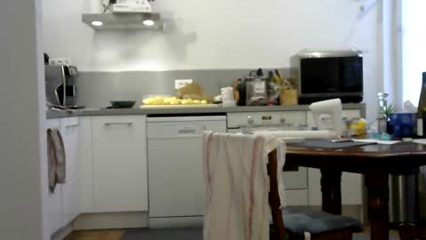 Snapshot of stephdusud30 chatting on 12-23-24, 10:32 stephane online show from 12-23-24, 10:32