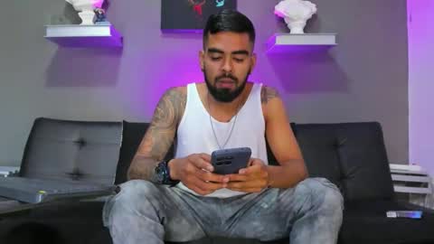    ................     online show from 10-28-25, 10:12