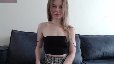 Snapshot of stephie_mrr chatting on 03-12-26, 09:15 Steph online show from 03-12-26, 09:15