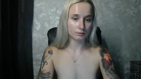 Snapshot of stephiepink chatting on 10-15-25, 10:04 Grace online show from 10-15-25, 10:04