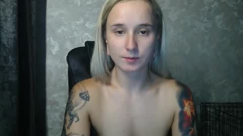 Snapshot of stephiepink chatting on 10-23-25, 10:14 Grace online show from 10-23-25, 10:14