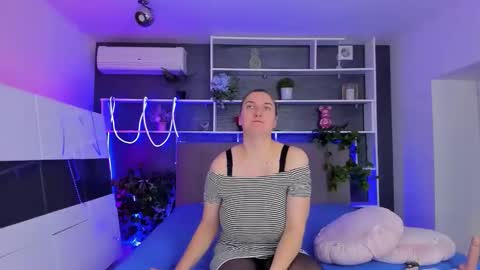 Stephie online show from 04-01-26, 05:30