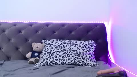 StepMommy19 online show from 10-16-25, 08:21