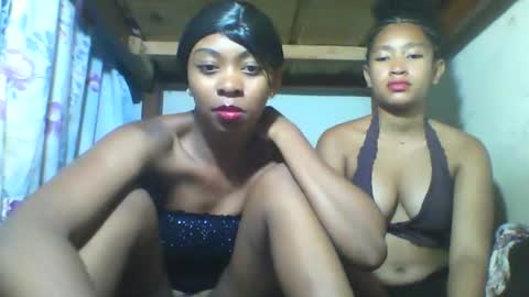 sterina0102 online show from 12-05-25, 07:54