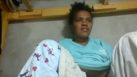 sterina0102 online show from 06-10-26, 07:13