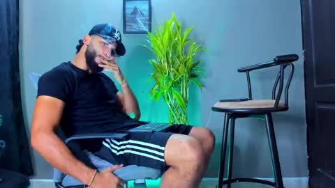 Snapshot of stev_velez chatting on 02-06-26, 02:42 Steve online show from 02-06-26, 02:42