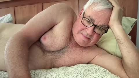 Snapshot of steve988279 chatting on 02-15-25, 03:28 Steve online show from 02-15-25, 03:28