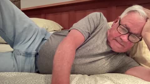 Snapshot of steve988279 chatting on 10-19-25, 11:49 Steve online show from 10-19-25, 11:49