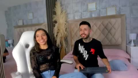 stevenandlaura_ online show from 04-22-26, 08:21