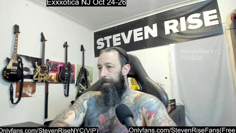 Snapshot of stevenrisenyc chatting on 10-15-25, 01:22 StevenRiseNYC online show from 10-15-25, 01:22