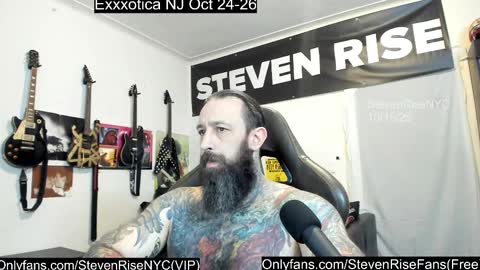 Snapshot of stevenrisenyc chatting on 10-16-25, 01:28 StevenRiseNYC online show from 10-16-25, 01:28