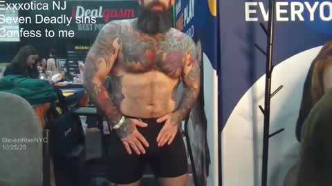 Snapshot of stevenrisenyc chatting on 10-26-25, 01:22 StevenRiseNYC online show from 10-26-25, 01:22