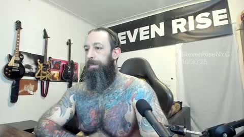 Snapshot of stevenrisenyc chatting on 10-30-25, 12:17 StevenRiseNYC online show from 10-30-25, 12:17