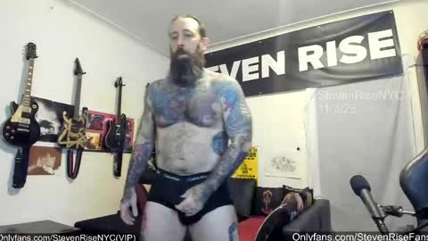 Snapshot of stevenrisenyc chatting on 11-04-25, 01:27 StevenRiseNYC online show from 11-04-25, 01:27