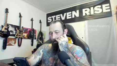 Snapshot of stevenrisenyc chatting on 11-08-25, 12:16 StevenRiseNYC online show from 11-08-25, 12:16