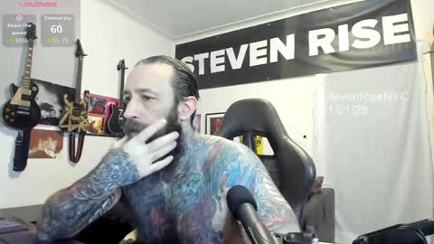 Snapshot of stevenrisenyc chatting on 11-22-25, 12:53 StevenRiseNYC online show from 11-22-25, 12:53