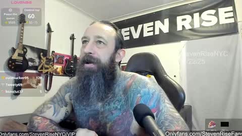 Snapshot of stevenrisenyc chatting on 11-23-25, 01:05 StevenRiseNYC online show from 11-23-25, 01:05