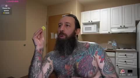 Snapshot of stevenrisenyc chatting on 12-04-25, 11:57 StevenRiseNYC online show from 12-04-25, 11:57